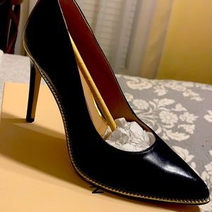 ***New BCBG Harleigh